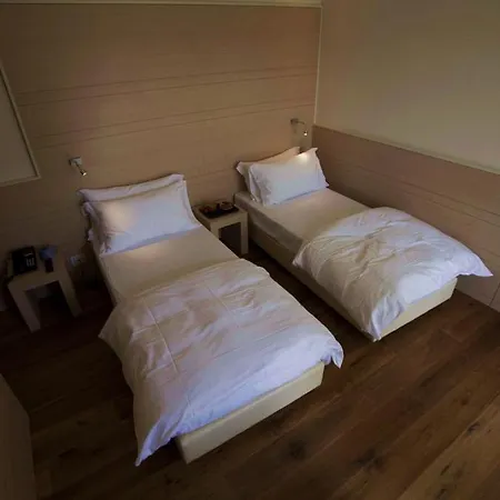 Hotel Tata-o & 4*