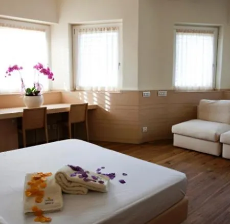 Hotel Tata-o & 4*